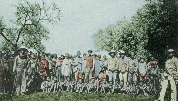 Nama prisoners taken by the Germans during the Herero War (1904). 