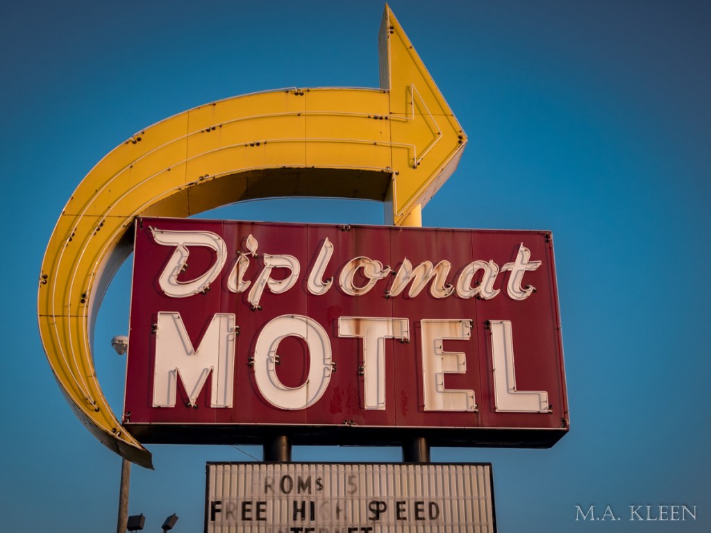 Diplomat Motel