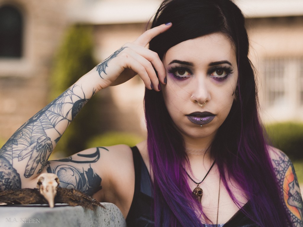 Model Sara Lynn in Greenwood Cemetery in Rockford, Illinois.