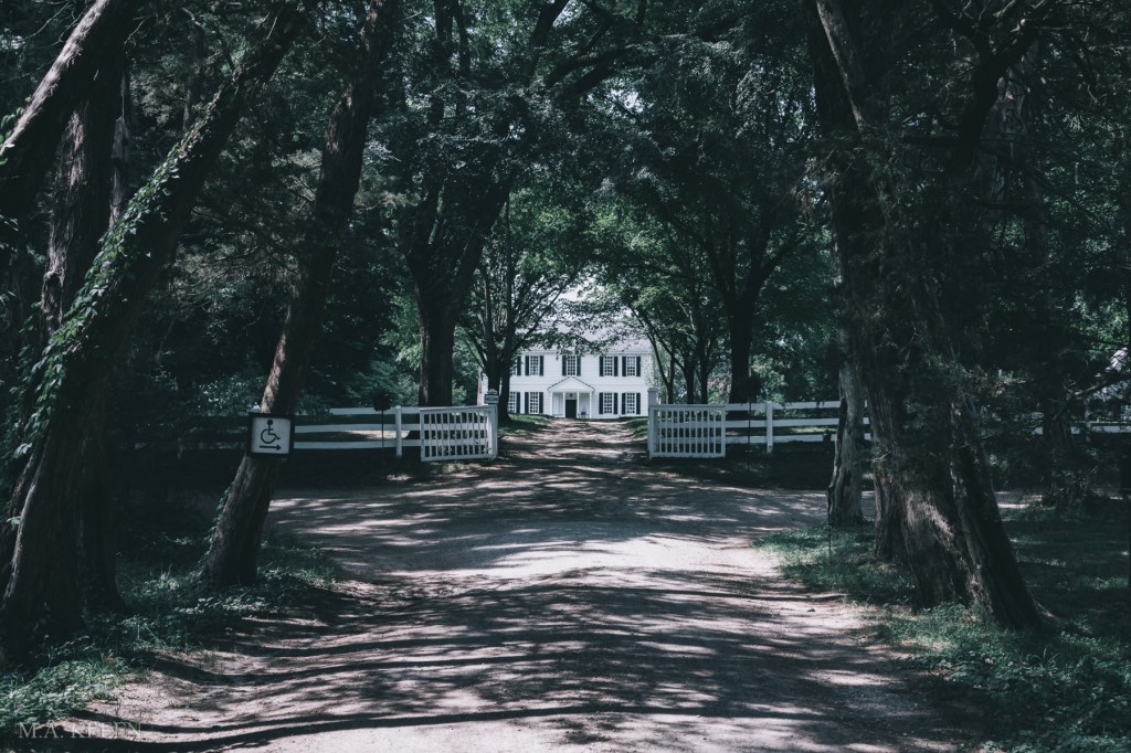 Unraveling the Legend of Tuckahoe Plantation’s Mysterious Phantom&nbsp;Bride