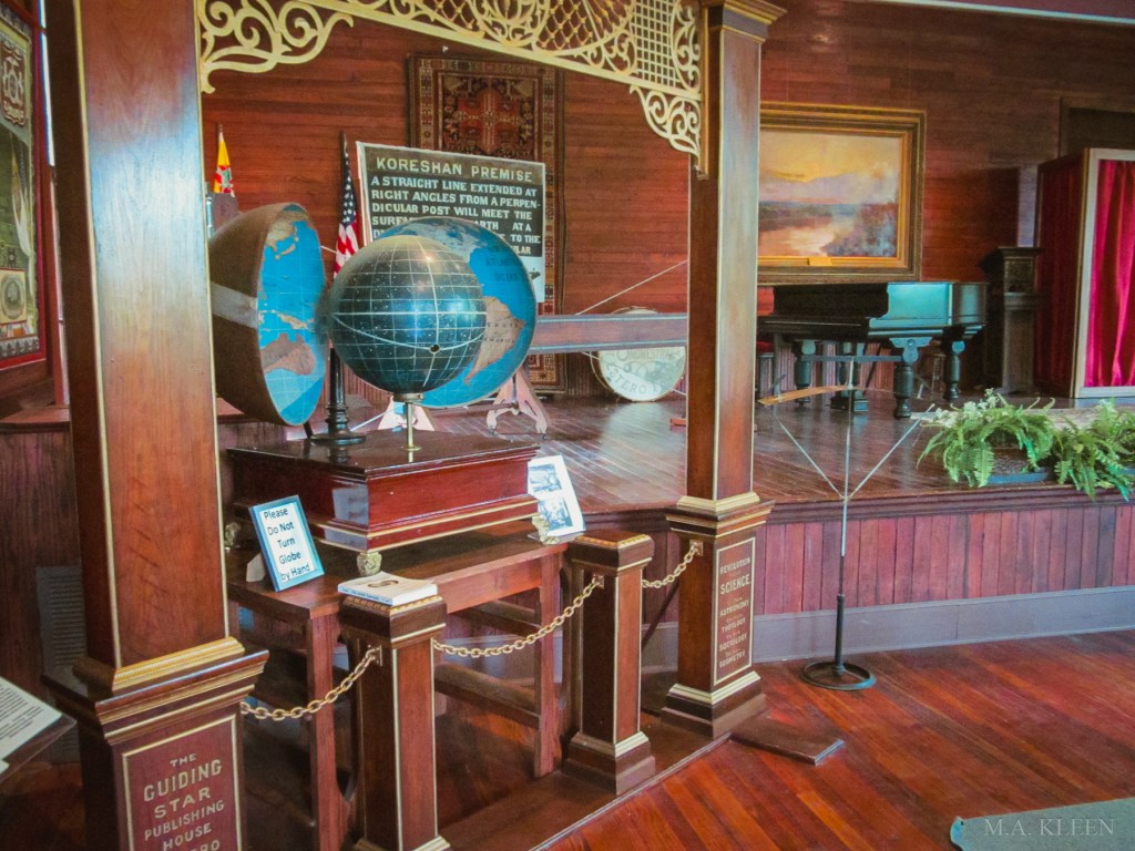 Echoes of Utopia: The Koreshan Unity and the Oneida&nbsp;Community