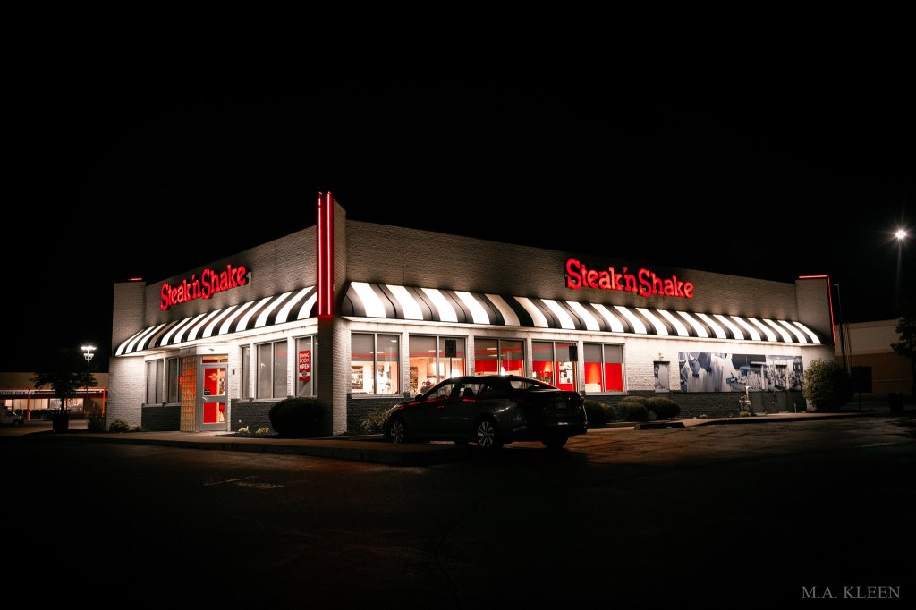 Steak ‘n Shake at&nbsp;Night