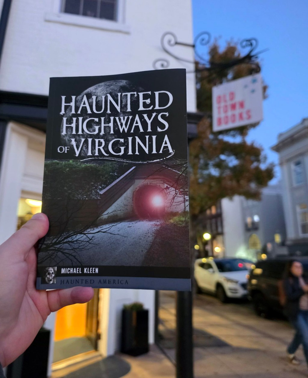 Lively Discussion at Old Town&nbsp;Books